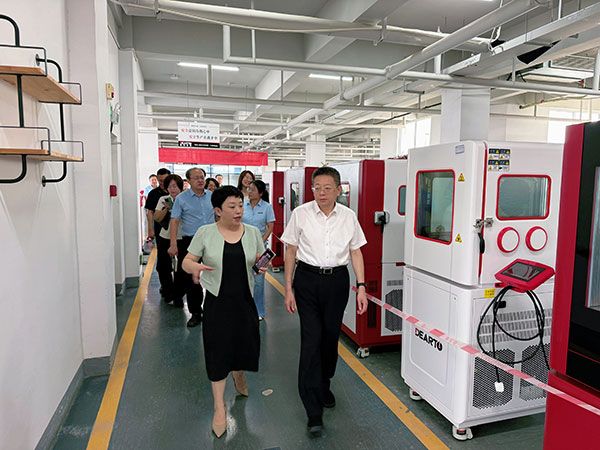 高新区领导莅临 DEARTO 泰安德图调研指导｜深耕温湿度精 密计量赛道，筑牢高 端制造质量基石